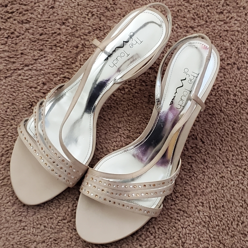 The Touch of Nina Gisepe beige strappy sandals with sparkly studs size 10